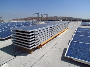 By combining racking and panels before shipping, SunLink is able to provide installers with “pre-panelized” packages. This encourages faster installation times among fewer crew members.