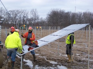 Modules are put into place for the City of Bryan’s 2.125-MW project. Rudolph/Libbe used thin-film panels to make better use of Northwest Ohio’s cloudy conditions.